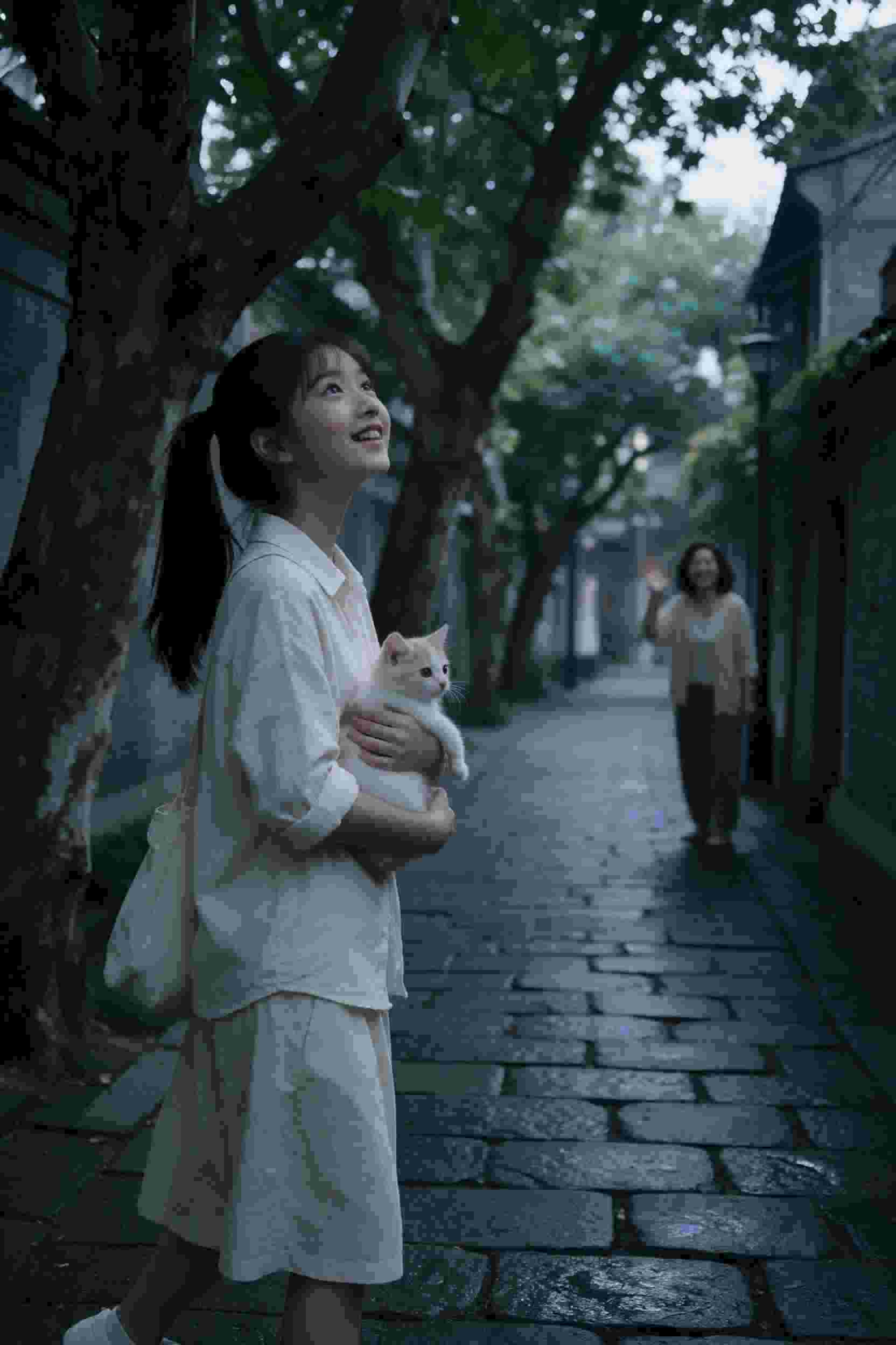 都市甜宠漫剧《我的AI替身女友》封面